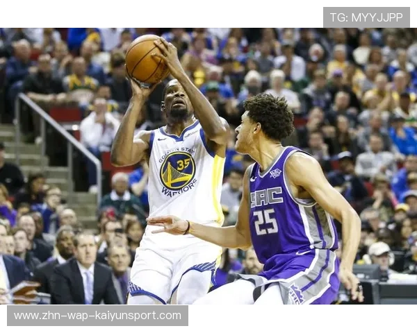 拿捏主任深度预测勇士与国王比赛走势全面数据分析解析 拿捏主任深度预测勇士与国王比赛走势全面数据分析解析