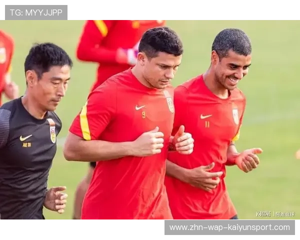 教练之间的心理战：赛前媒体博弈如何影响决策？