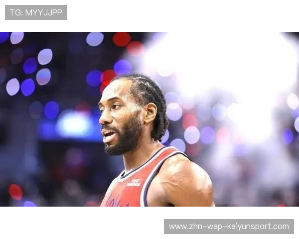 伦纳德弧顶急停命中，快船在关键时刻稳住心态