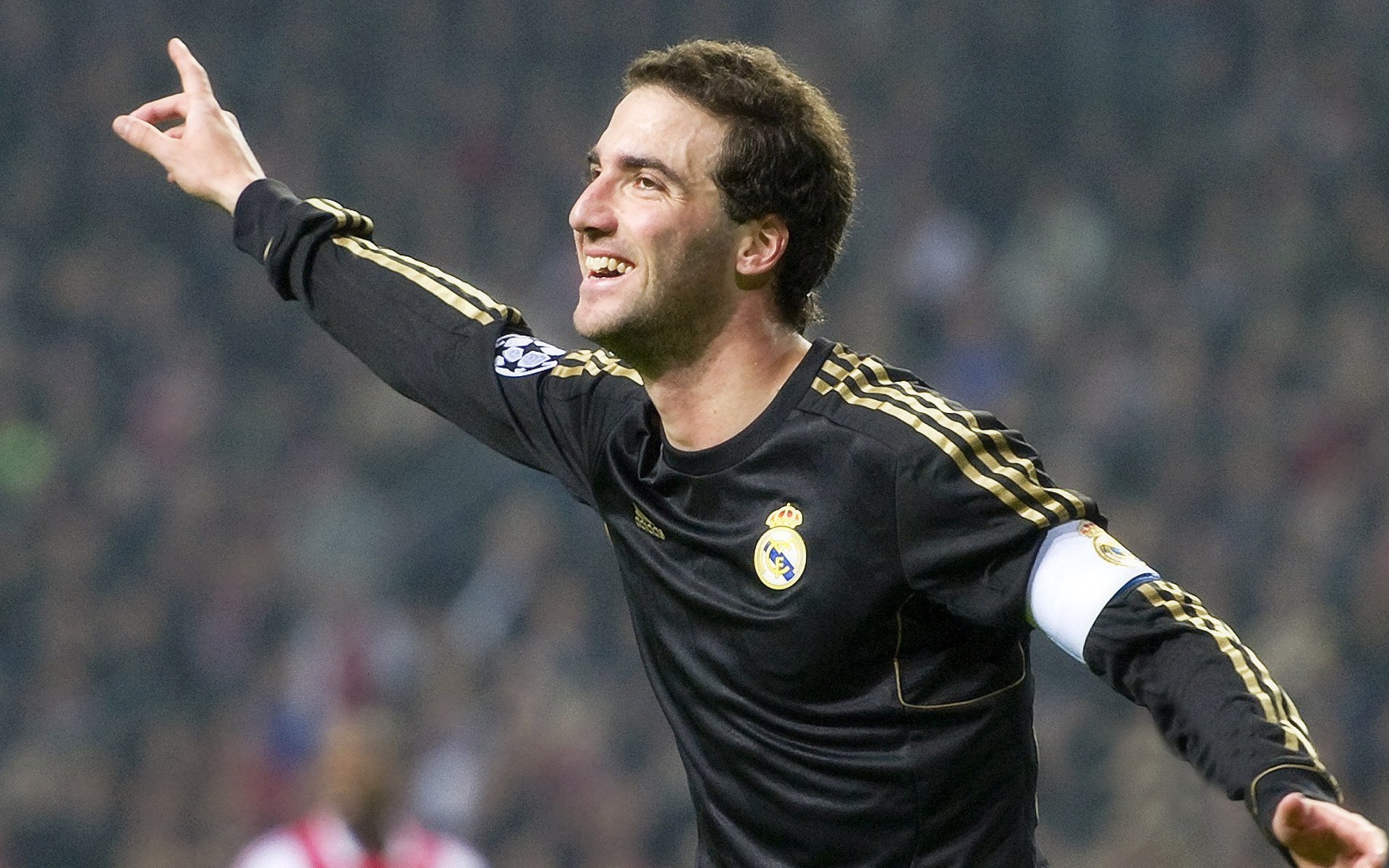 NBA年轻球员在关键比赛中崭露头角，nba十大年轻球员